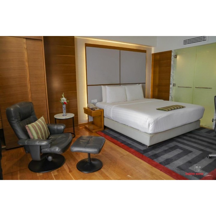 Avari Business Class Suite